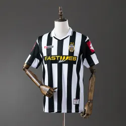 Juventus 2001/02 Home Soccer Jersey Retro - product photo US20.99 - Juventus 2001/02 Home Soccer Jersey Retro