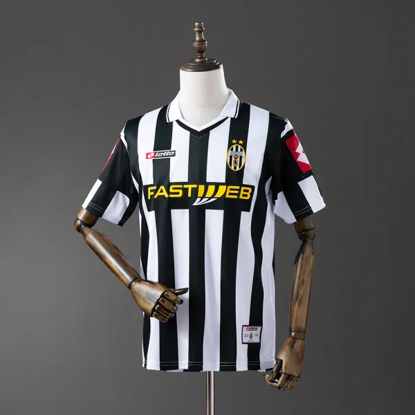 01/02 Juventus retro football jersey - A-Grade Quality Detail View