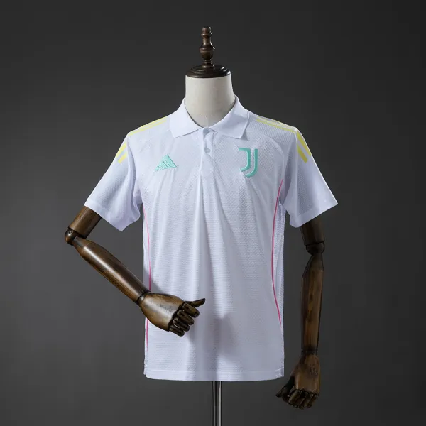 Polo de fútbol de la Juventus 25/26 - Calidad de primera categoría. Vista detallada