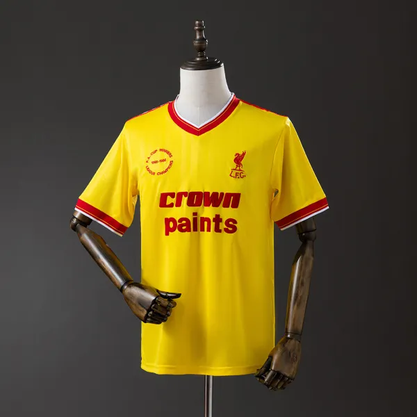 85/86 Liverpool retro jersey - A-Grade Quality Detail View
