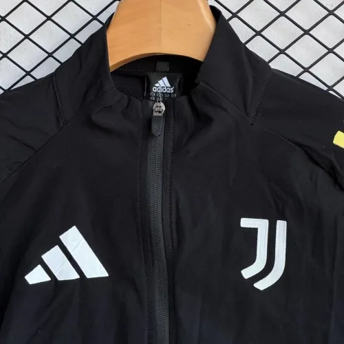 25/26 Juventus Giacca a vento con pantaloni