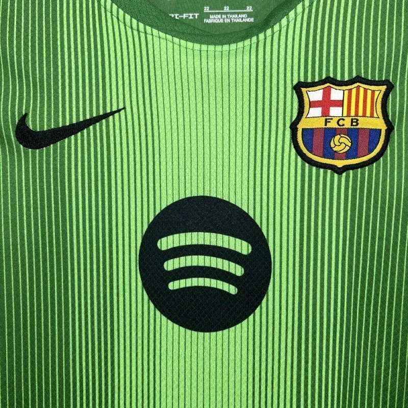 25/26 Kids Barcelona Goalkeeper Kit