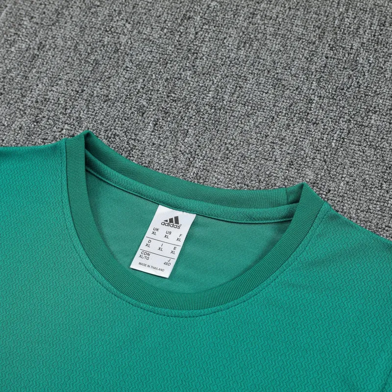 Kit de treino do Liverpool 2025/26 sem mangas, verde