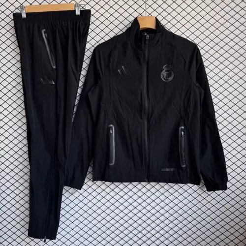 25/26 Windjacken van Real Madrid met broek