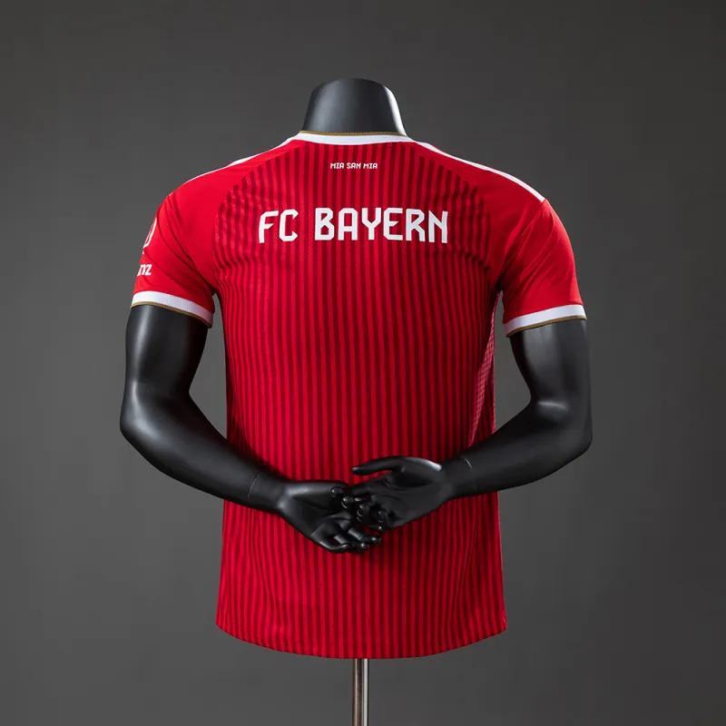Camisa de jogo em casa do Bayern de Munique, temporada 2026/2027 (versão para jogador)