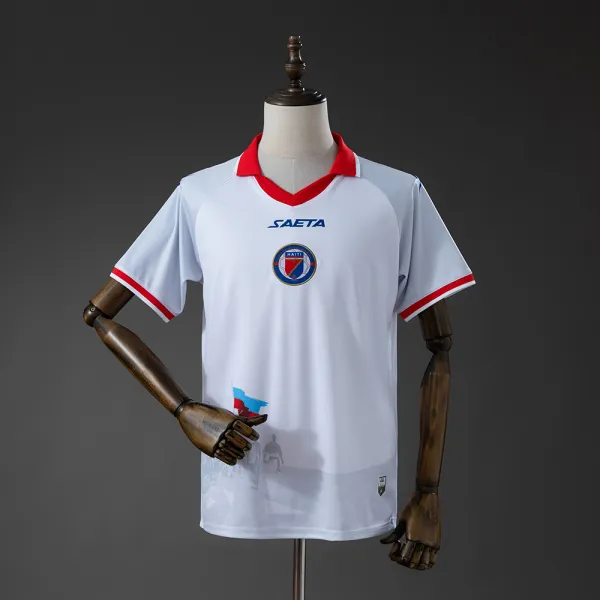 Camisola de futebol do Haiti 2026 - Qualidade de grau A Vista detalhada