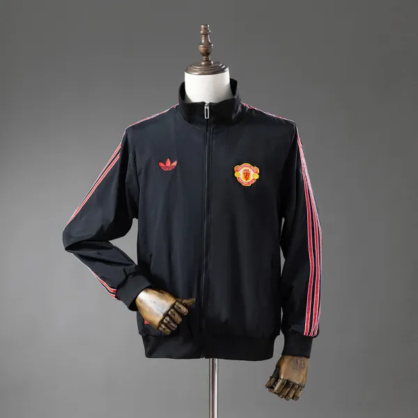 Manchester United soccer retro windbreaker - A-Grade Quality Detail View