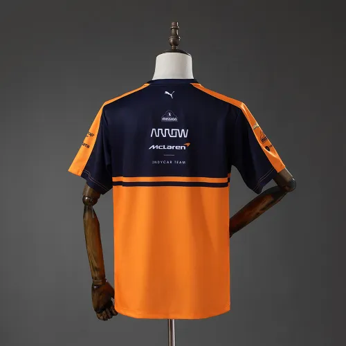 T-shirt com fato de corrida McLaren Racing 2026 F1