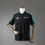 Mercedes 2025 polo F1 nera