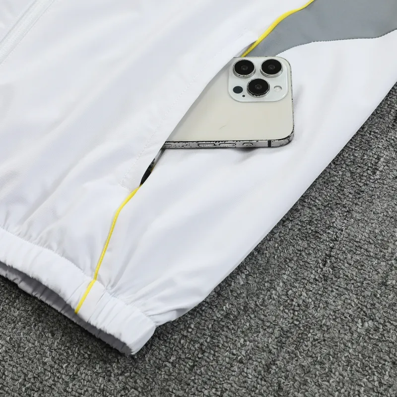 Real Madrid Trainingsanzug mit Windjacke 2026/27, weiß