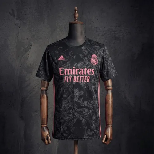 Maglia da trasferta alternativa del Real Madrid 2020/21 in stile retrò