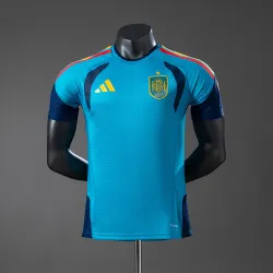 Spanien 2026 World Cup Training Fußballtrikot Spieler Version Blau - Produktfoto Blaues Spanien-Trikot in der Spielerversion, Vorderansicht mit Wappen und Trainingsmotiv.