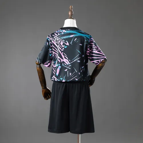Liverpool 2025/26 Kids Pre-Match Black Kit