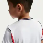 Equipamento infantil da Inglaterra para o Mundial de 2026 (jogo em casa)