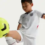 Equipamento infantil da Inglaterra para o Mundial de 2026 (jogo em casa)