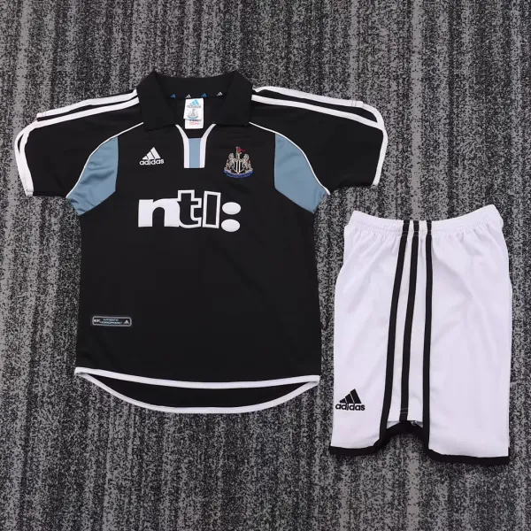 Newcastle United 00/01 maglia da calcio giovanile retrò - Qualità di livello A Vista in dettaglio