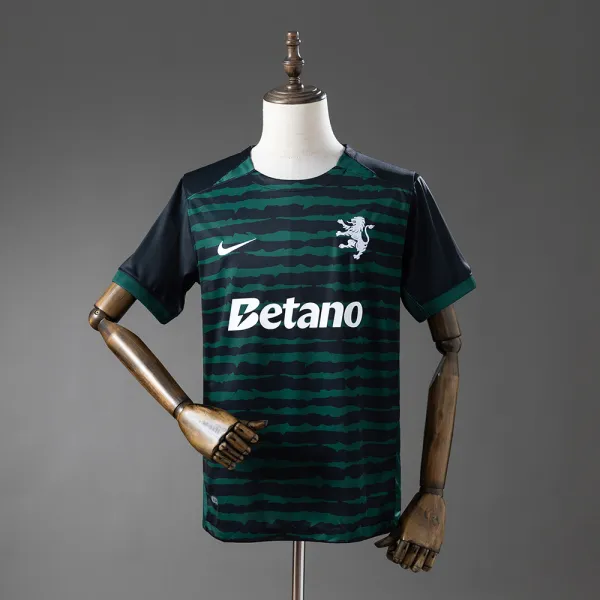 25/26 Sporting CP Weihnachtstrikot – A-Qualität – Detailansicht