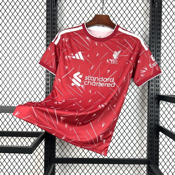 Camiseta local del Liverpool 26/27 - Calidad de grado A. Vista detallada