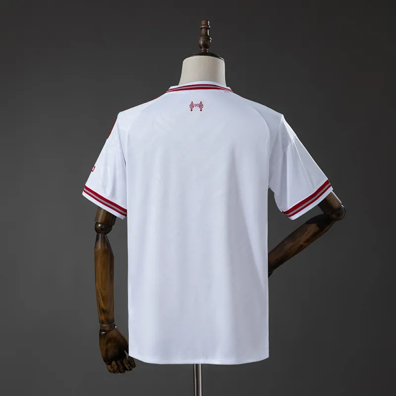 Camiseta de visitante del Liverpool 26/27