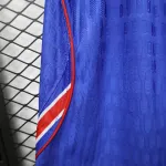 Calções do PSG para a época 2026/27, versão para jogadores, para jogos em casa