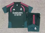 Tenue d'entraînement verte pour enfants du Real Madrid 2026/27 2026/27 Real Madrid Green Training Kids Kit