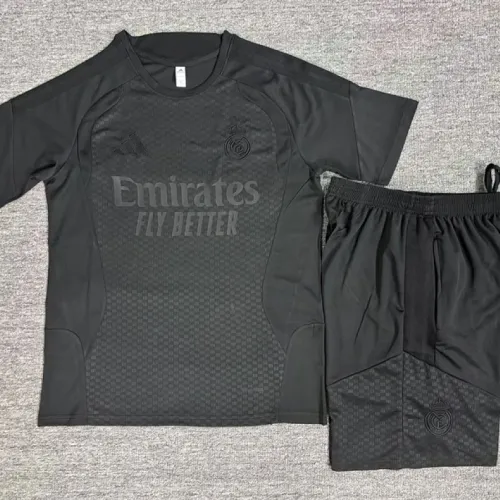 Real Madrid Kinder-Trainingsset „All Black“ 2026/27