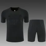 Real Madrid Trainingsanzug „All Black“ 2026/27 2026/27 Real Madrid All Black Training Suit