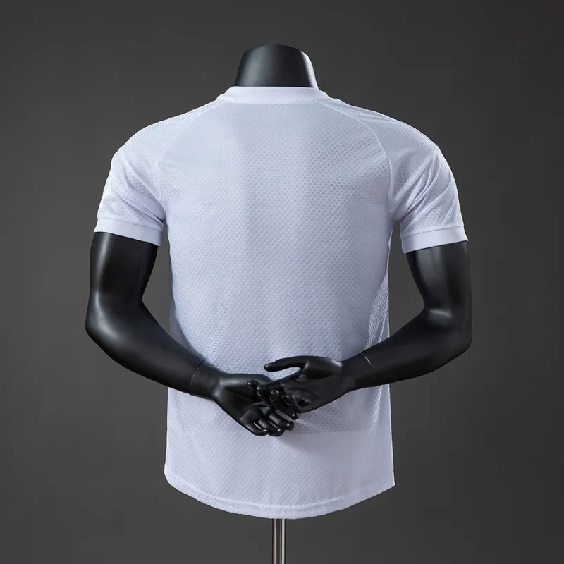 Camiseta de jugador del Real Madrid con motivo del 125.º aniversario
