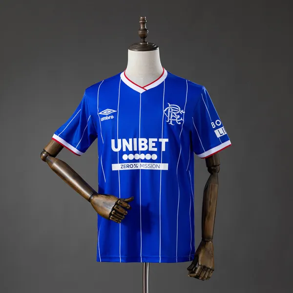 Camisa de jogo em casa dos Rangers 26/27 - Qualidade de classe A - Vista detalhada