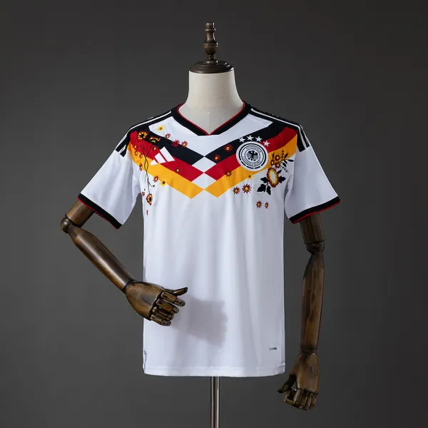 Camiseta de la selección alemana de 2026, edición «Home Embroidery Art» - Calidad de grado A. Vista detallada