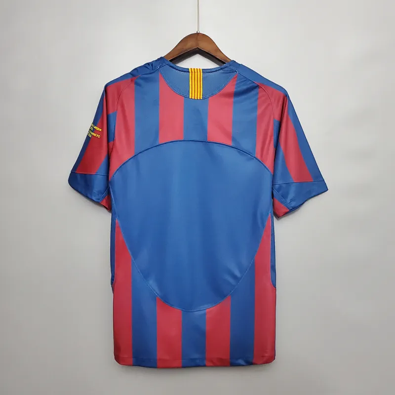05/06 Barcelona UEFA Champions League Home Retro Jersey Ronaldinho #10