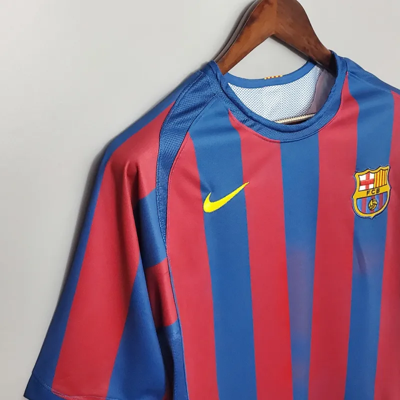 05/06 Barcelona UEFA Champions League Home Retro Jersey Ronaldinho #10