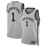 Camisola Swingman unissexo prateada da Jordan Brand do Victor Wembanyama dos San Antonio Spurs com emblema das Finais da NBA de 2026 – Edição Statement