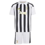Juventus-Heimtrikot für Kinder, Saison 26/27 26/27 Juventus Home Kids Kit
