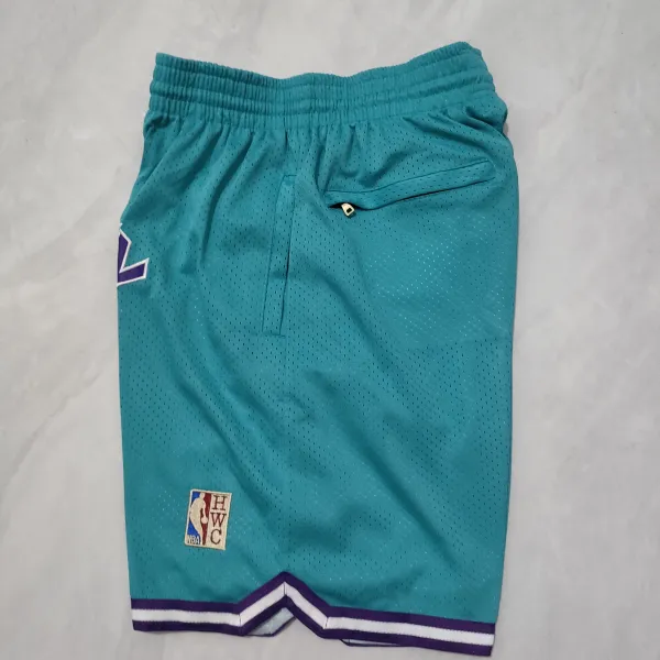 Short de basket-ball vert « Throwback » des Charlotte Hornets – Qualité A – Vue détaillée