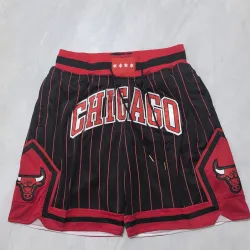 Calções de basquetebol Chicago Bulls 2026 City Edition, modelo Pocket, pretos com riscas vermelhas - foto do produto Calções de basquetebol Chicago Bulls 2026 City Edition, de bolso, pretos com riscas vermelhas