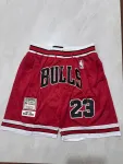 Short de basket-ball rouge « Throwback » des Chicago Bulls, format poche Chicago Bulls Throwback Pocket Red Basketball Shorts