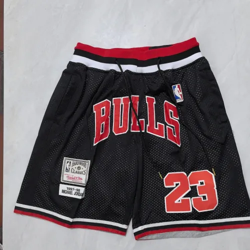 Short de basket noir « Throwback » des Chicago Bulls, format poche