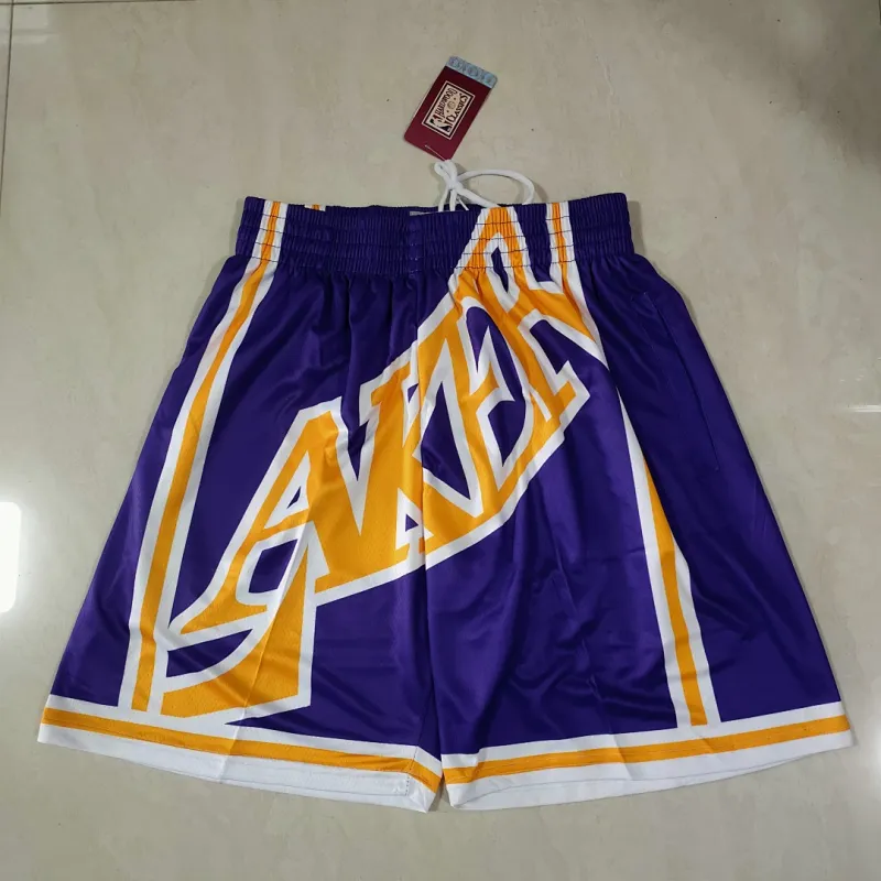 Pantaloncini da basket viola dei Los Angeles Lakers