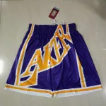 Pantaloncini da basket viola dei Los Angeles Lakers