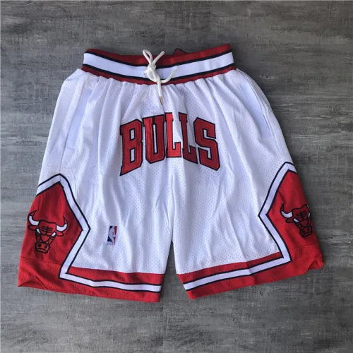 Pantaloncini da basket bianchi dei Chicago Bulls