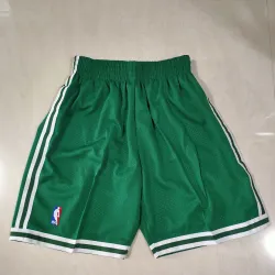 Boston Celtics Throwback Green Basketball Shorts - product photo Calções de basquetebol verdes retro dos Boston Celtics
