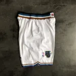 Weiße Basketball-Shorts im Retro-Stil der Utah Jazz