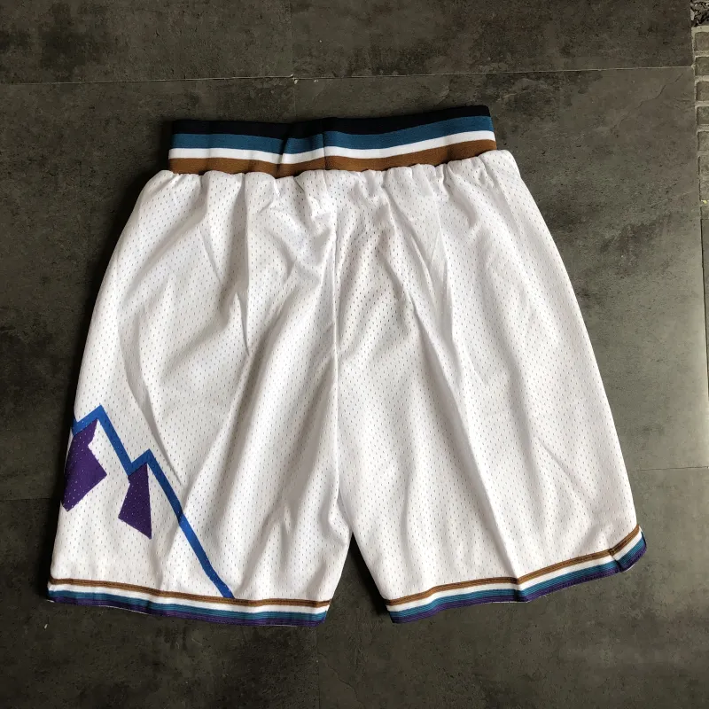 Weiße Basketball-Shorts im Retro-Stil der Utah Jazz