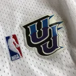 Weiße Basketball-Shorts im Retro-Stil der Utah Jazz