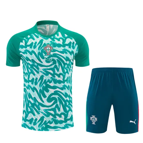 Equipamento de treino da seleção de Portugal de 2026, padrão camuflado, verde/branco