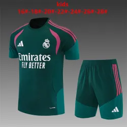 26/27 Real Madrid Training Kids Kit Dark Green/Pink - product photo US22.98 - 26/27 Real Madrid Training Kids Kit Dark Green/Pink