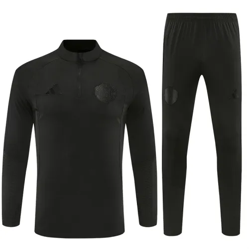 26/27 Manchester United All Black Half-zip Tracksuit