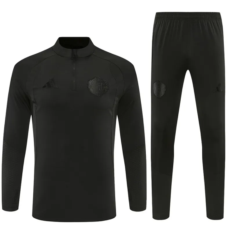 26/27 Manchester United All Black Half-zip Tracksuit