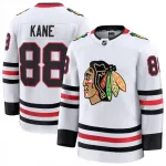 Camiseta Premium blanca de visitante de los Chicago Blackhawks de Patrick Kane para hombre